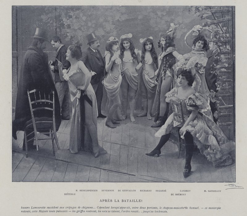 Skuespillerinder på Theatre des Varietes, Paris, efter en forestilling (s/h-billede) af French Photographer