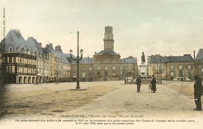 Charleville, Rådhuset, Place Ducale af French Photographer