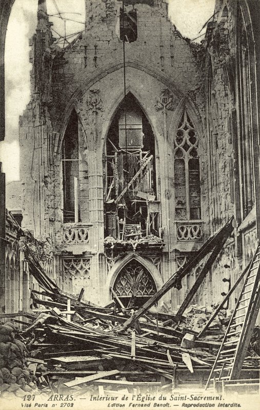 Beskadiget interiør af Saint-Sacrement-kirken, Arras, Frankrig, Første Verdenskrig (s/h-foto) af French Photographer