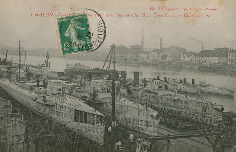 Elleve torpedobåde under konstruktion af Schneider og Co i Chalon-sur-Saone i det østlige Frankrig. Postkort sendt i 1913. af French Photographer