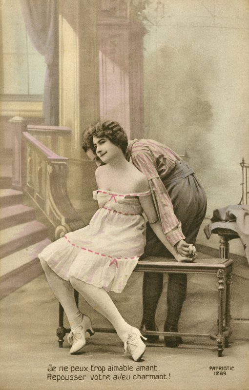Omfavnende par (farvefoto) af French Photographer