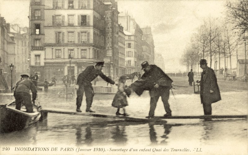 Oversvømmelse af Paris, Frankrig, januar 1910 af French Photographer