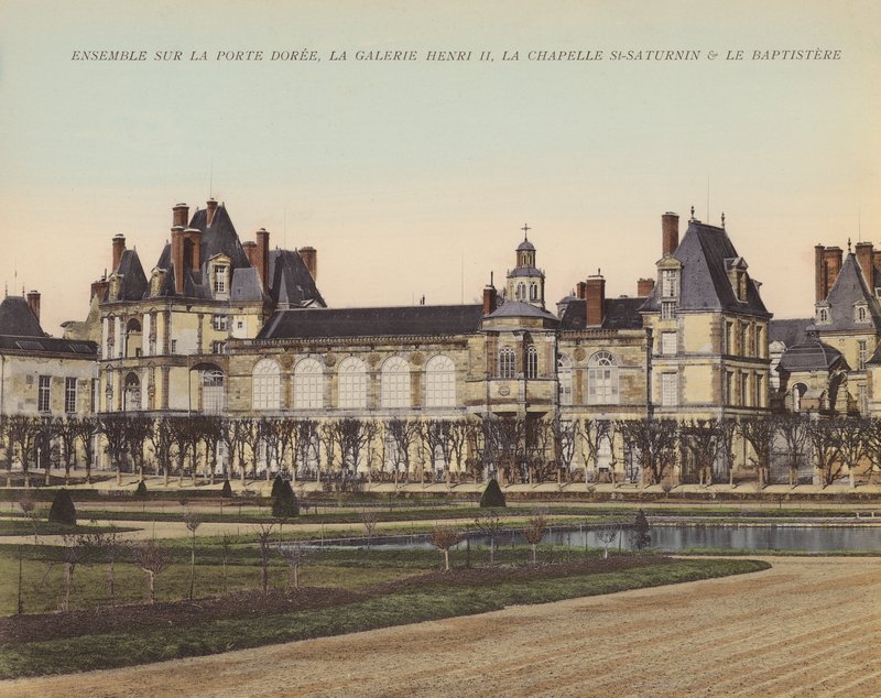 Fontainebleau: Ensemble på Porte Doree, Galerie Henri II, Chapelle St-Saturnin  Le Baptistere (farvefoto) af French Photographer