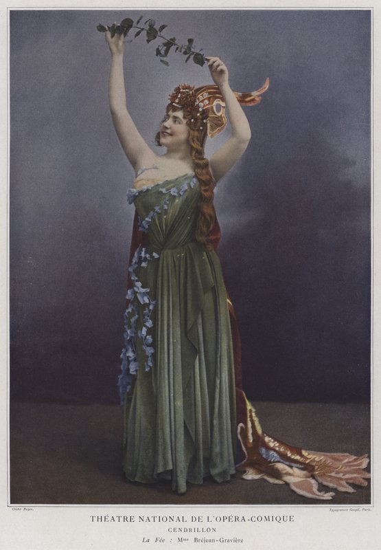 Georgette Brejean-Graviere som feen i Cendrillon (farvet foto) af French Photographer