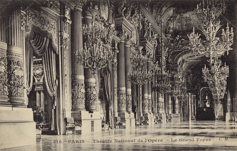Stor foyer af Theatre National de lOpera, Paris af French Photographer