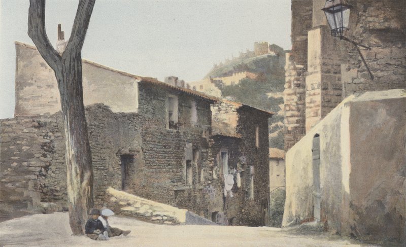 Hyeres, Old Town, Gade, der går op til Saint-Paul Church af French Photographer