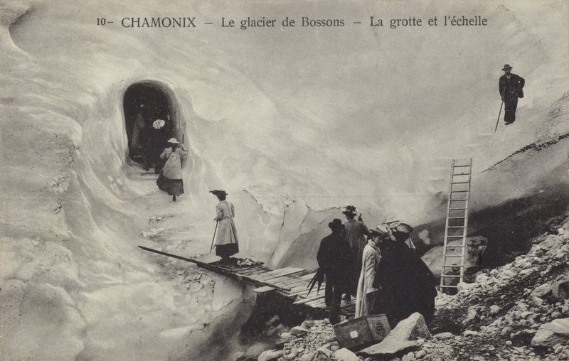 Isgrotte og stige, Bossons Glacier, Chamonix, Frankrig (s/h foto) af French Photographer