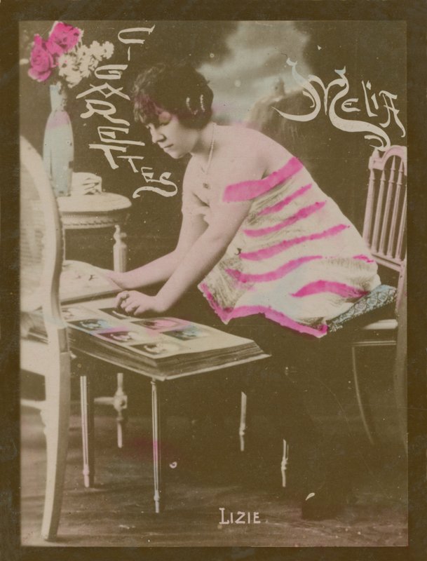 Lizie, pige med fotoalbum af French Photographer