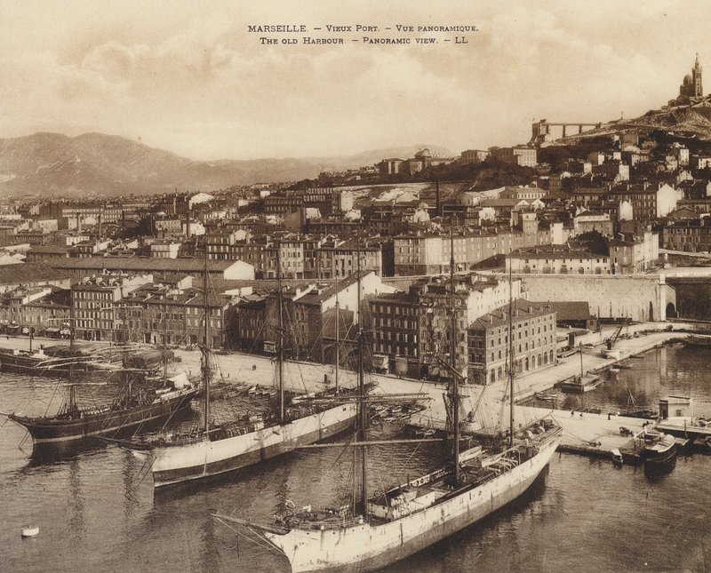 Marseille / Marseilles: Vieux Port, panoramaudsigt (s/h-foto) af French Photographer