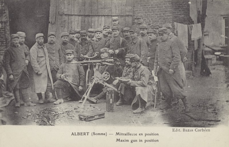 Maxim pistol i position, Albert, Somme, Første Verdenskrig (s/h foto) af French Photographer