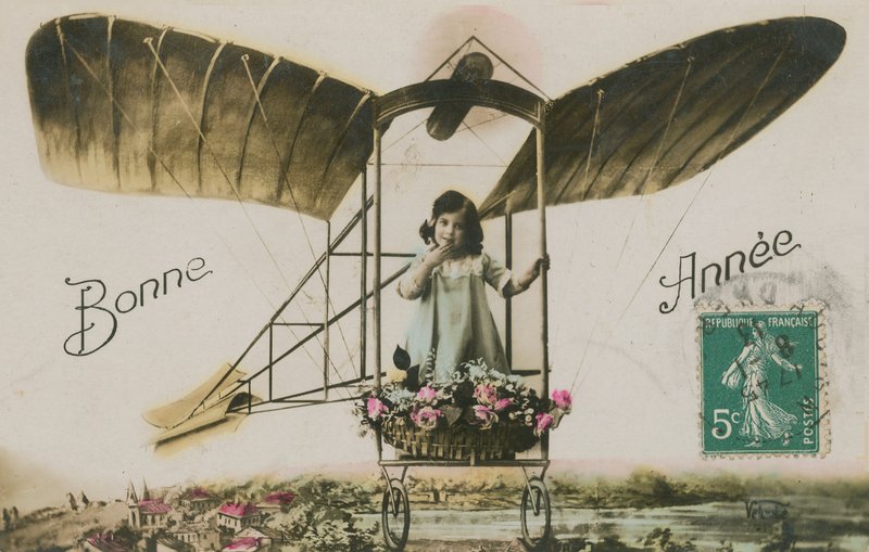 Nytårs lykønskningskort af en pige i et fly, 1913 (håndfarvet foto) af French Photographer