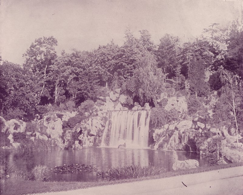 Paris: Grand Cascade i Bois de Boulogne (s/h foto) af French Photographer