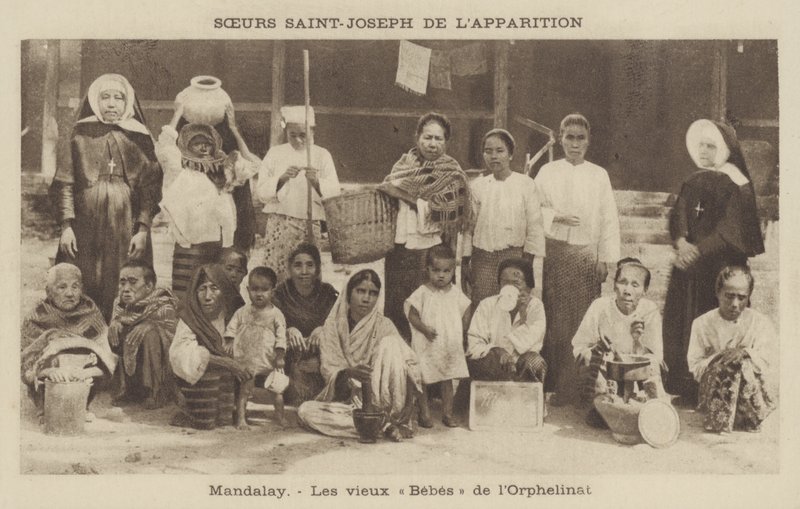 Beboere på et børnehjem drevet af Sisters of St Joseph, Mandalay, Burma (s/h foto) af French Photographer