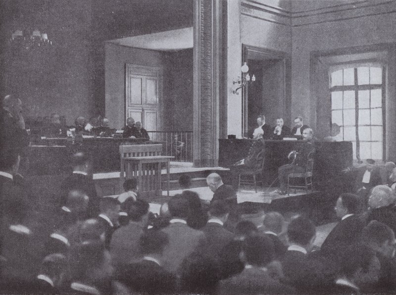 Retrial of the case of Alfred Dreyfus, French army officer wrongly convicted of treason, Rennes, France, 1899dani af French Photographer