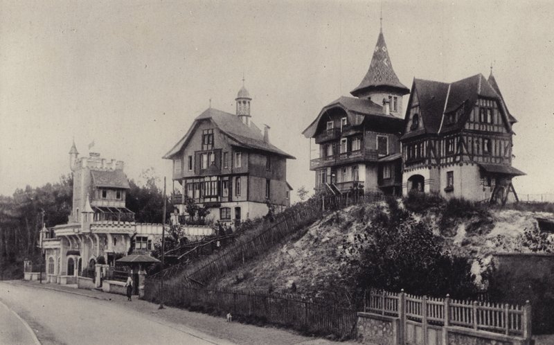 The Village Suisse og rue Saint-Jean, Le Touquet, i 1893 af French Photographer