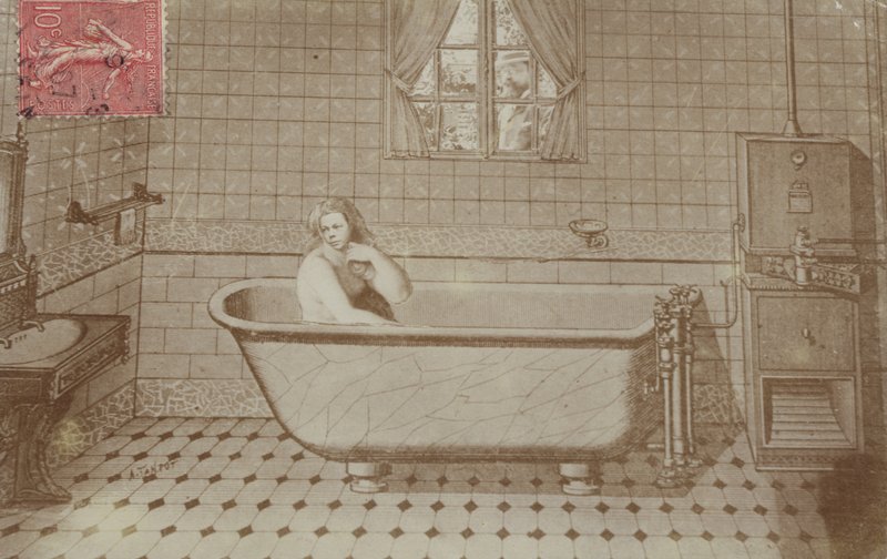 En kvinde i badet i et badeværelse (collage) af French School