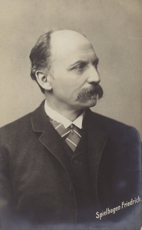Friedrich Spielhagen (1829-1911), tysk romanforfatter og oversætter (s/h-foto) af German Photographer