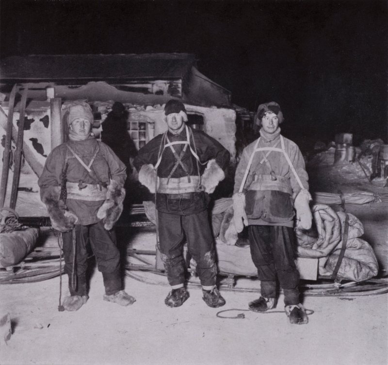 Dr. Wilson, løjtnant Bowers og Cherry-Garrard på vej til Cape Crozier (s/h-foto) af Herbert Ponting