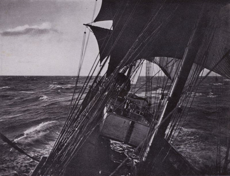 På vej hjem (s/h foto) af Herbert Ponting