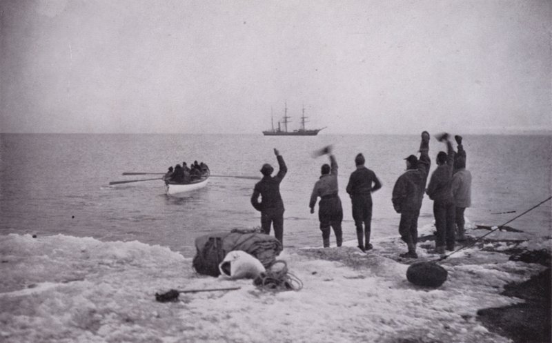 Efterladt i Victoria Land (s/h foto) af Herbert Ponting