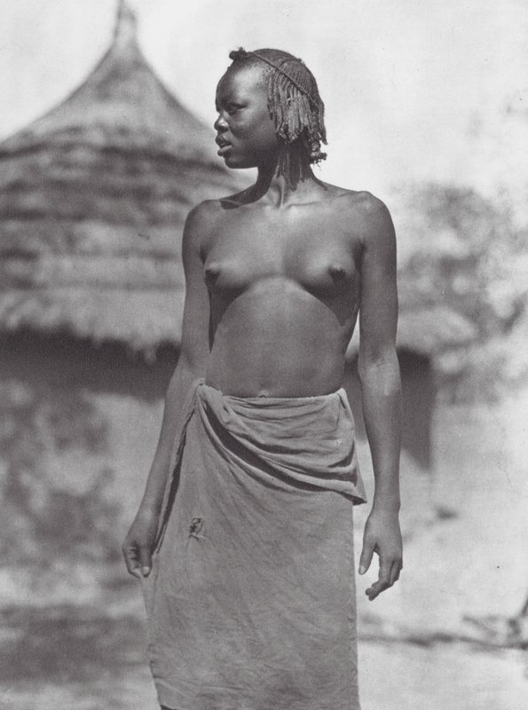 Afrika: Eliri-pige (s/h-foto) af Hugo Adolf Bernatzik