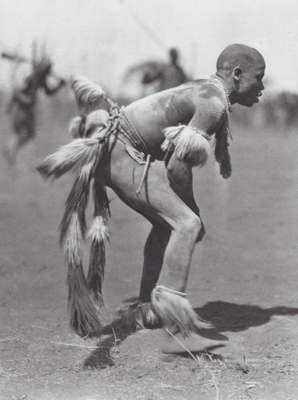 Afrika: Nuba-brydere (s/h-foto) af Hugo Adolf Bernatzik