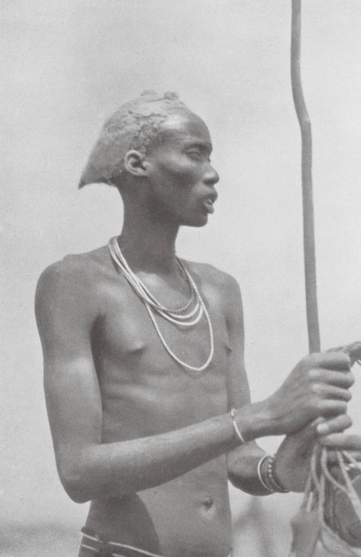 Dinka-Neger (s/h-foto) af Hugo Adolf Bernatzik