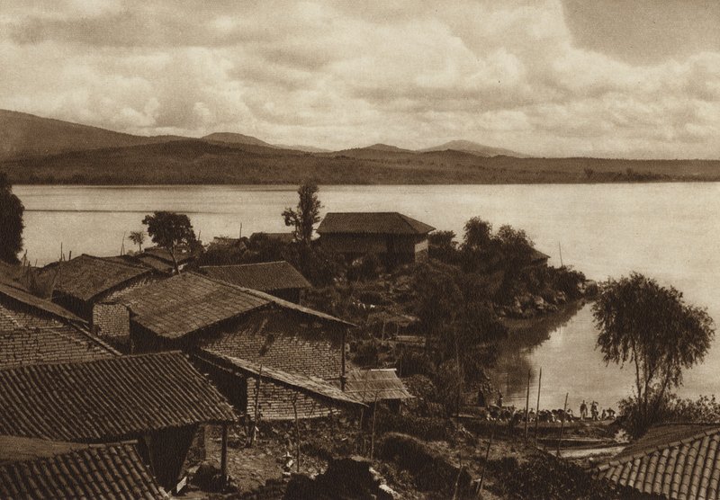 Mexico: Patzcuaro Lagoon, Xanicho Island (s/h-foto) af Hugo Brehme