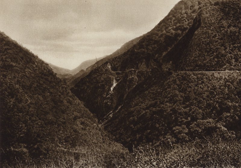 Mexico: Las Canoas, jernbanespor og Tamasopo-kløften (s/h-foto) af Hugo Brehme