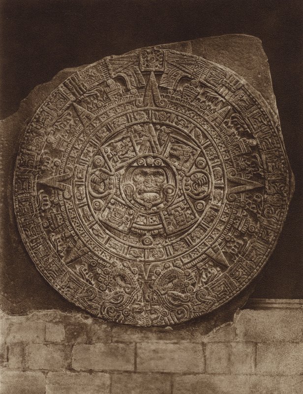 Mexico: Aztekisk almanak-sten eller "Piedra del Sol", Nationalmuseet (s/h-foto) af Hugo Brehme