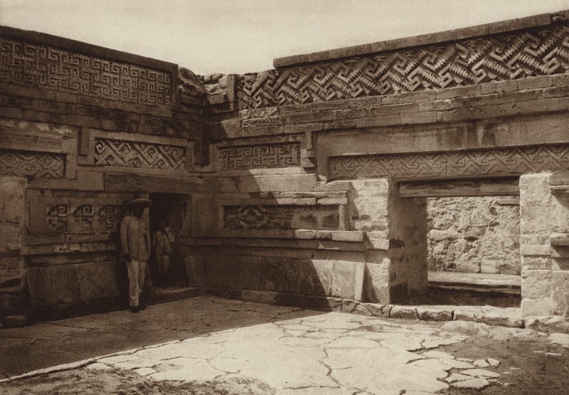 Mexico: Mitla-ruinerne (s/h-foto) af Hugo Brehme