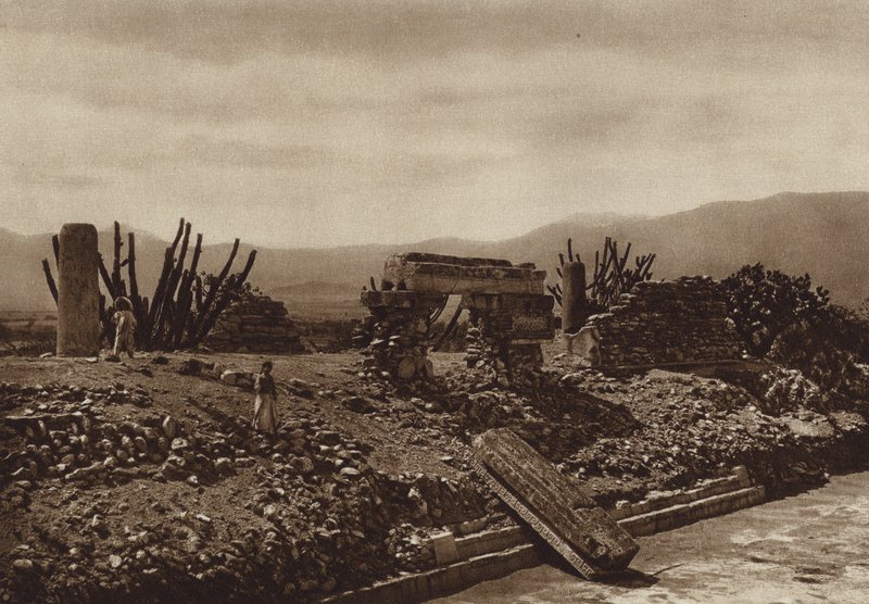 Mexico: Mitla-ruinerne, delstaten Oaxaca (s/h-foto) af Hugo Brehme