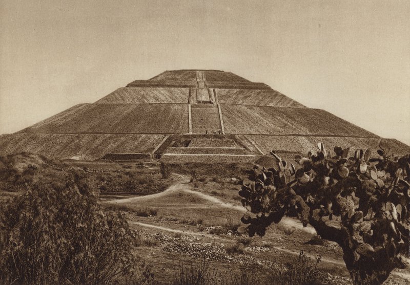 Mexico: San Juan Teotihuacan, vestlig facade (s/h-foto) af Hugo Brehme