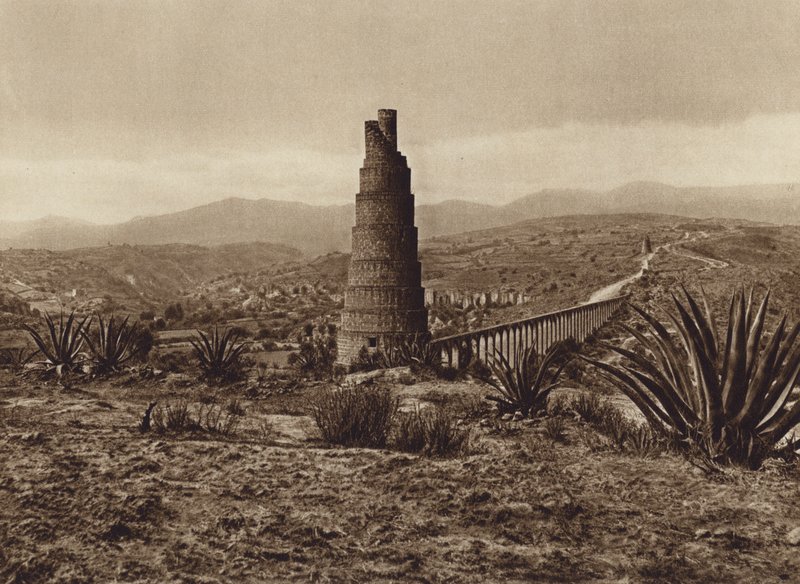 Mexico: Gammel spansk vandledning fra Los Remedios (s/h-foto) af Hugo Brehme