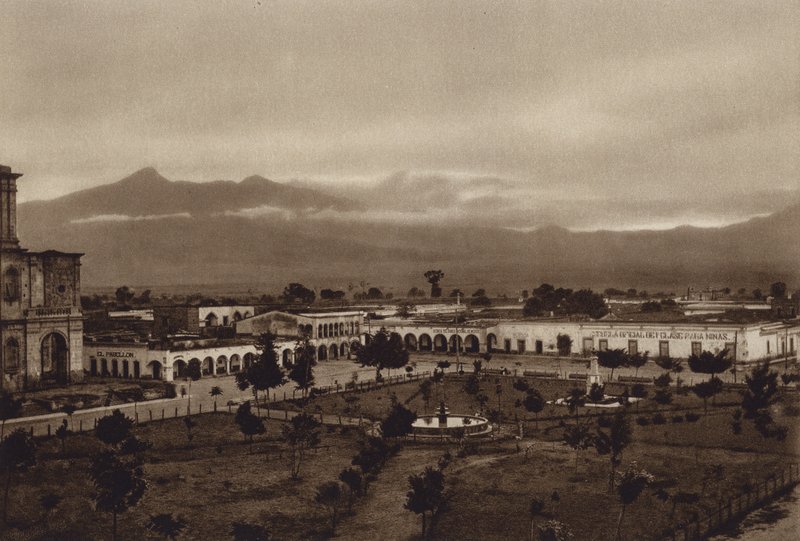 Mexico: Zapotlan med Colima (s/h-foto) af Hugo Brehme