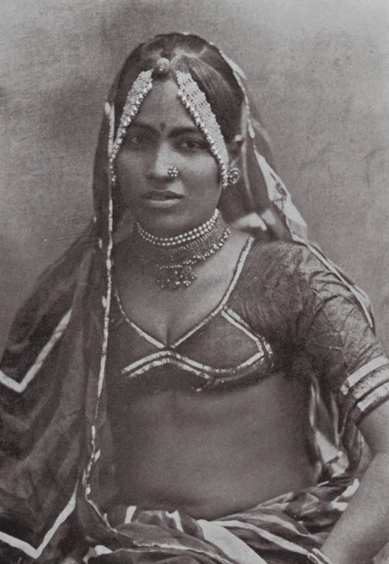 Bombay / Mumbai: En Marwar-dame (s/h-foto) af Indian photographer