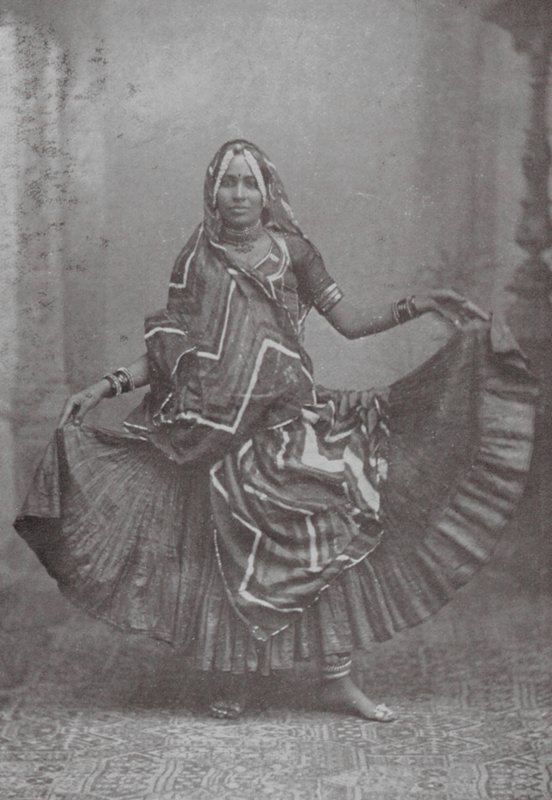 Bombay / Mumbai: Indisk kjoledans (s/h-foto) af Indian photographer