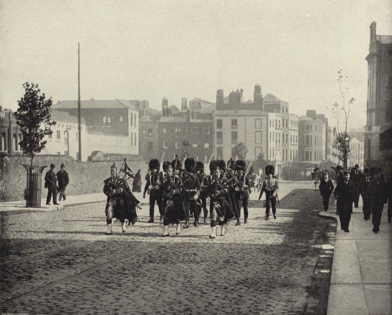 The Scots Guards, Dublin (s/h-billede) af Irish Photographer