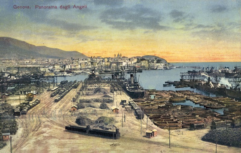 Genova, panorama fra englene af Italian Photographer