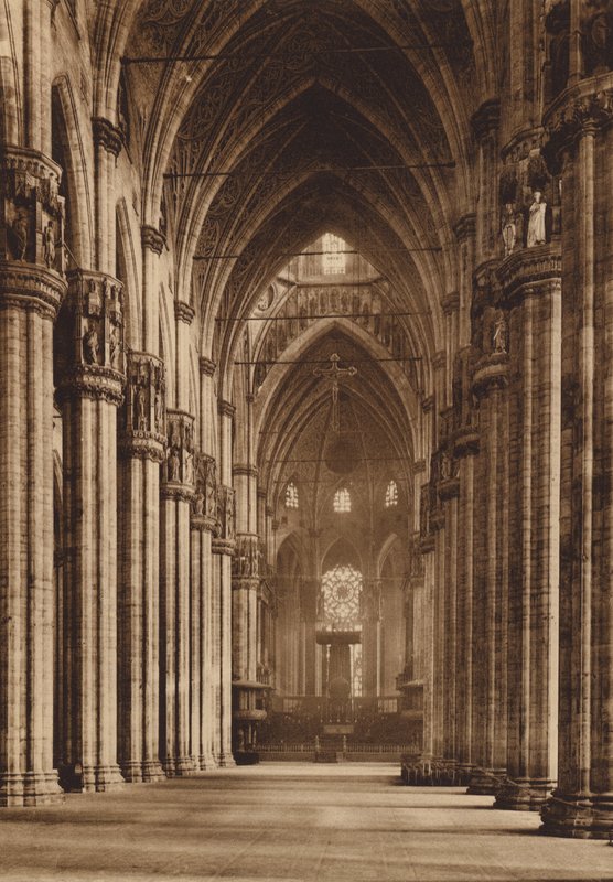 Duomo di Milano: Interiør, Central Nave (s/h-foto) af Italian Photographer