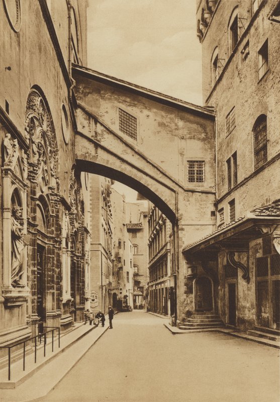 Firenze / Firenze: Church of S Michele, den nederste del fra vestsiden, Arnolfo di Cambio og Taddeo Gaddi (s/h foto) af Italian Photographer