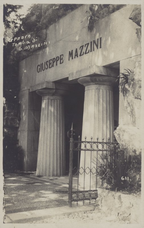 Genova, Giuseppe Mazzinis grav (s/h foto) af Italian Photographer