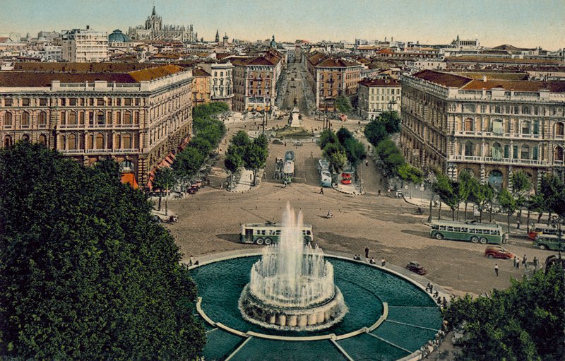 Milano / Milano: Panorama fra slottet (farvefoto) af Italian Photographer