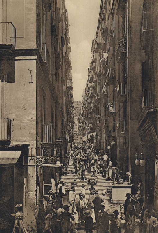 Napoli: Gradoni Di Chiaia (s/h foto) af Italian Photographer