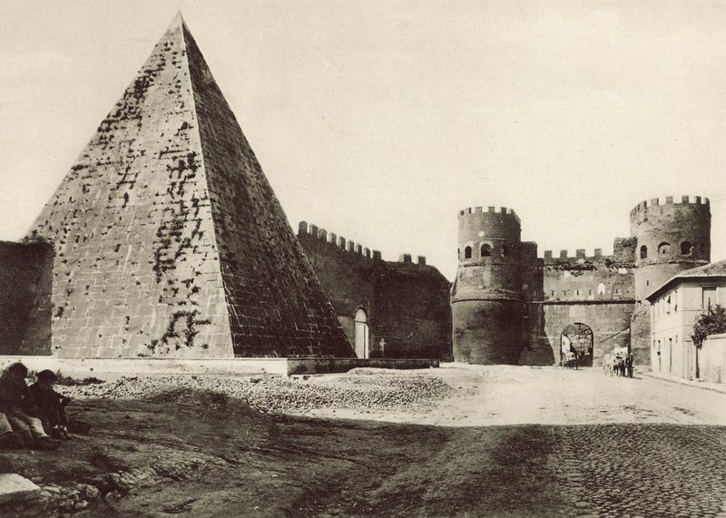 Caius Cestius pyramide af Italian Photographer