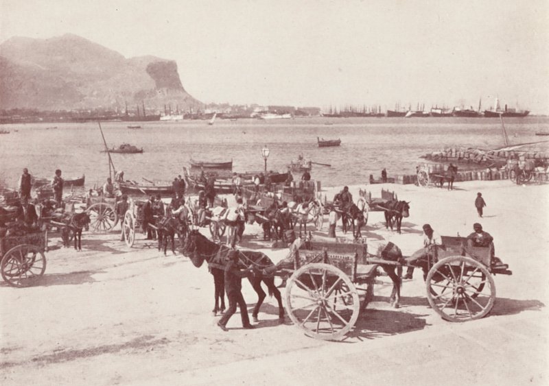 Sicilien: På kajen i Palermo (s/h-foto) af Italian Photographer