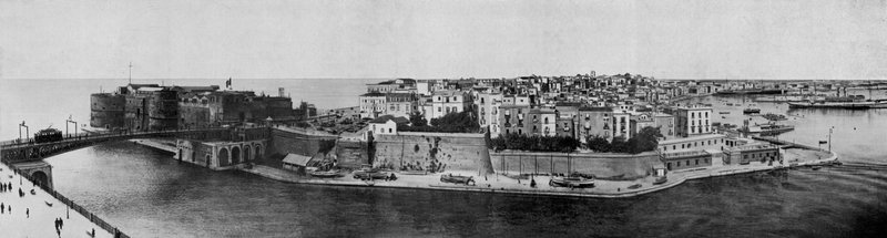 Taranto, Panorama (s/h foto) af Italian Photographer