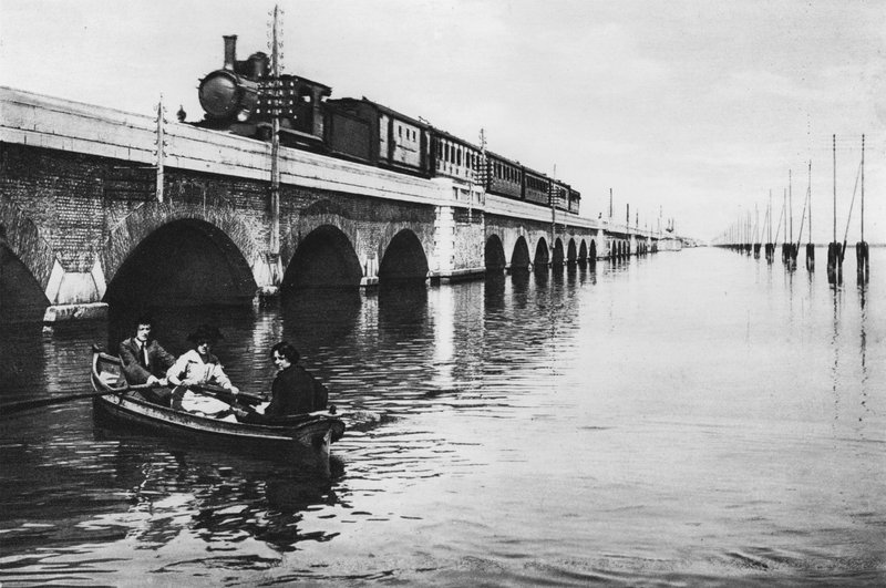 Venedig, jernbanebroen (s/h foto) af Italian Photographer