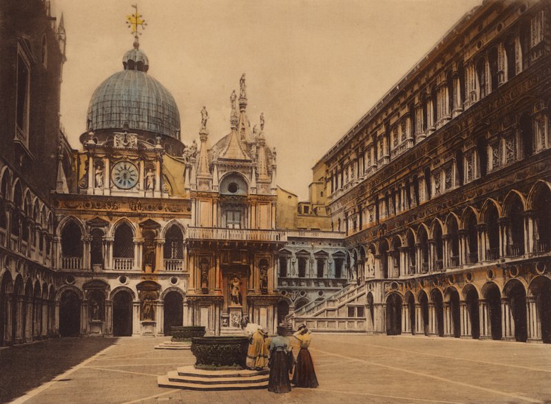 Venedig / Venedig: Dogepaladsets gårdhave (foto i farver) af Italian Photographer