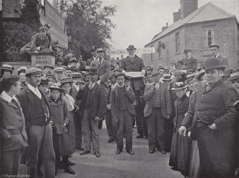 Corby Pole Fair, formanden, med chartret af J. Benjamin Stone